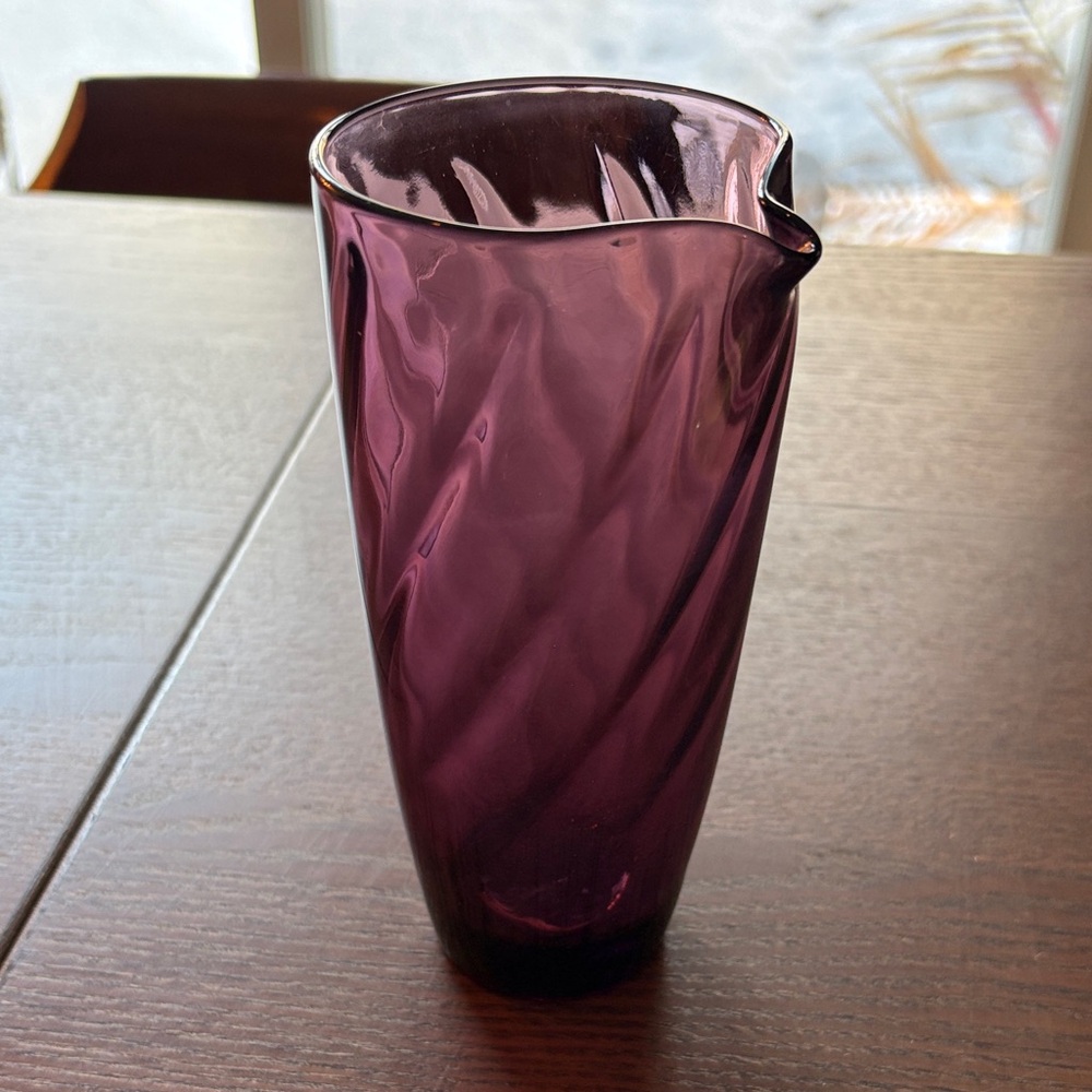 MCM Hazel-Atlas - Moroccan Amethyst Swirled Glass Cocktail Server